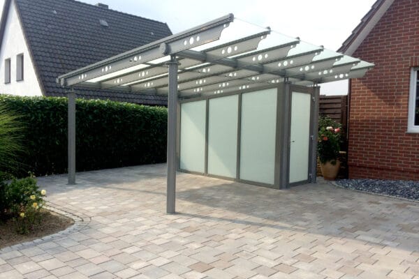 Carport mit Abstellkammer