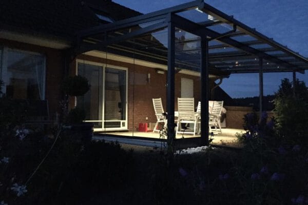 D & F Terrassenüberdachung mit LED-Beleuchtung