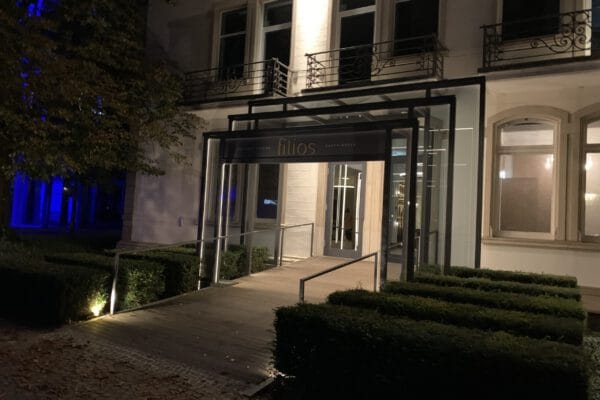 D & F einzigartige Eingangsüberdachung