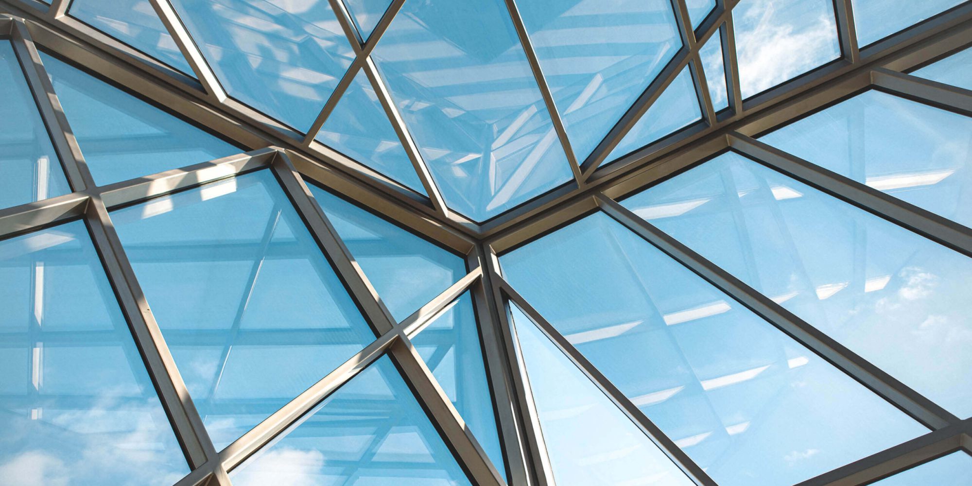 Glas und Aluminium für Wintergärten